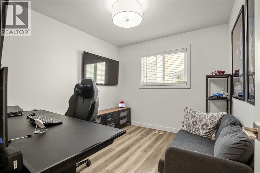 236 Mt Sparrowhawk Place SE