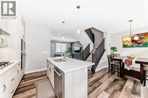 209 Wentworth Row SW Calgary AB T3H1Y1
