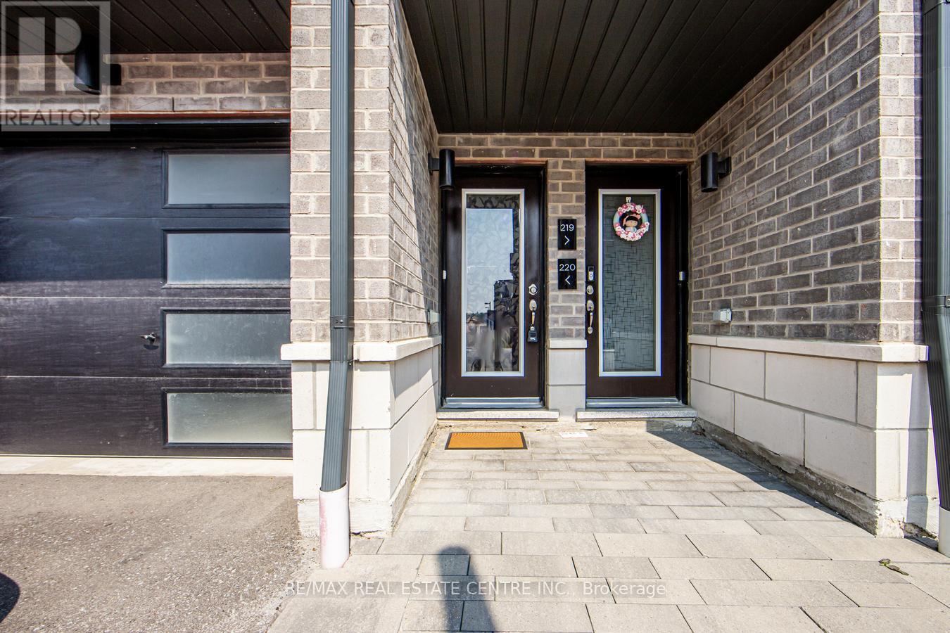 220 - 2550 CASTLEGATE CROSSING