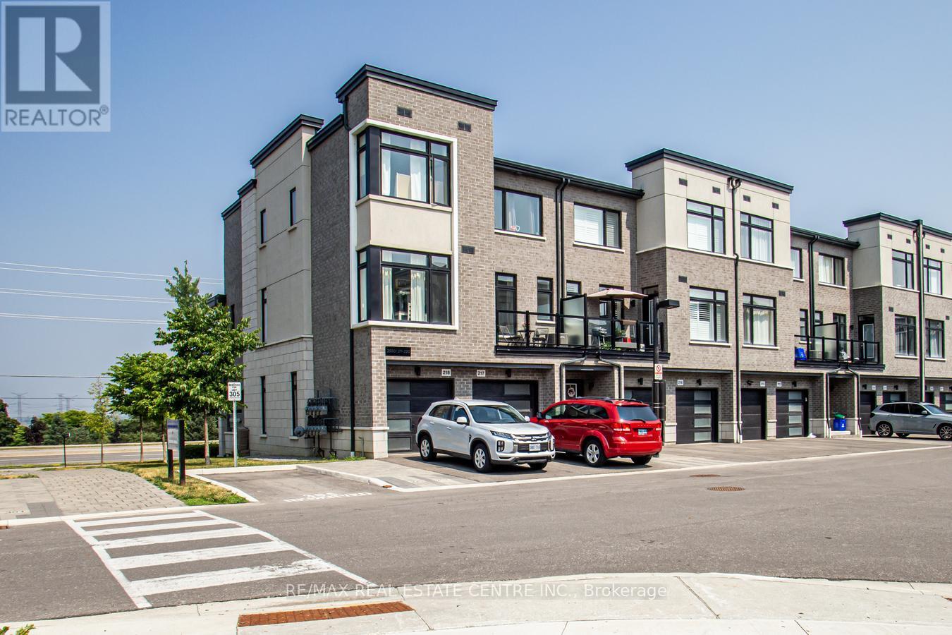 220 - 2550 CASTLEGATE CROSSING