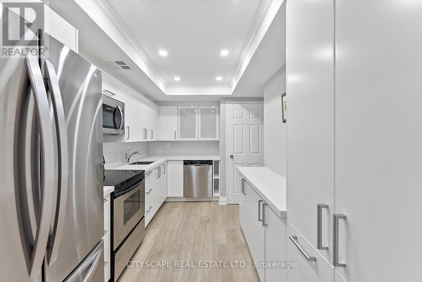 202 - 2045 LAKE SHORE BOULEVARD W