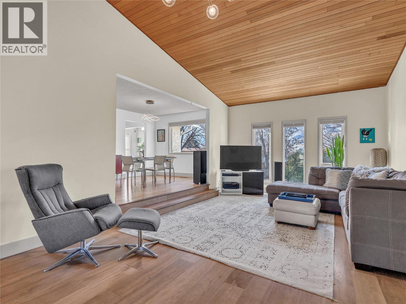 114 MURRAY Drive