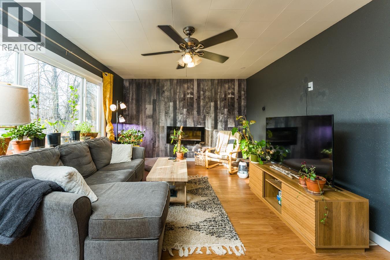 1180 CUDDIE CRESCENT