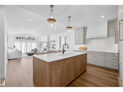 12 Newbury Ci Sherwood Park AB T8B0E8