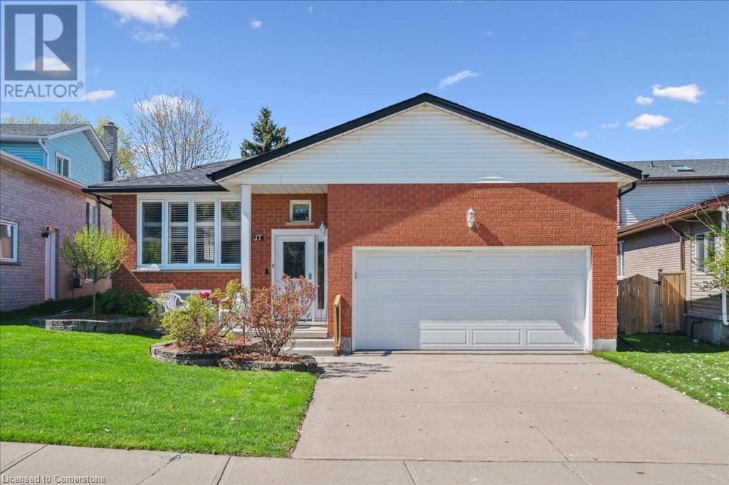 11 STONEHENGE Place