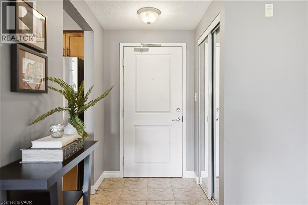 56 KERMAN Avenue Unit# 315