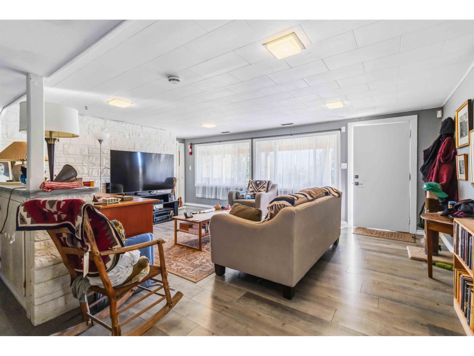 10005 KENSWOOD DRIVE|Little Mountain