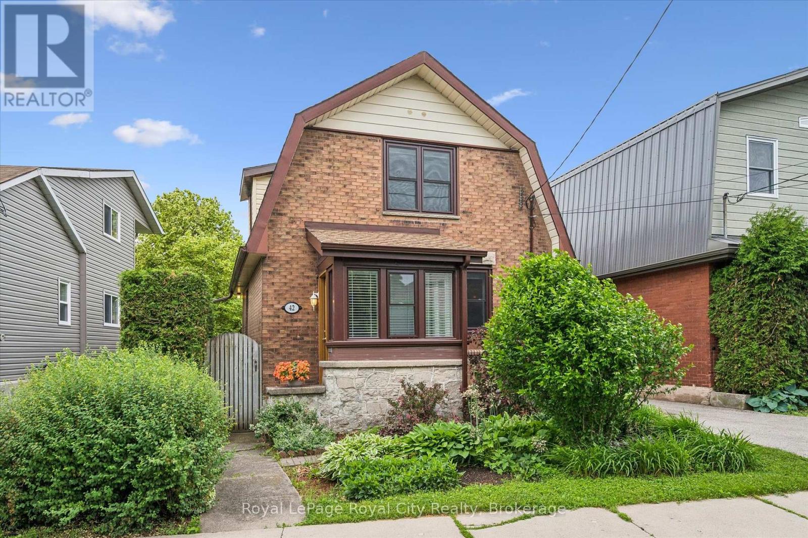42 INKERMAN STREET