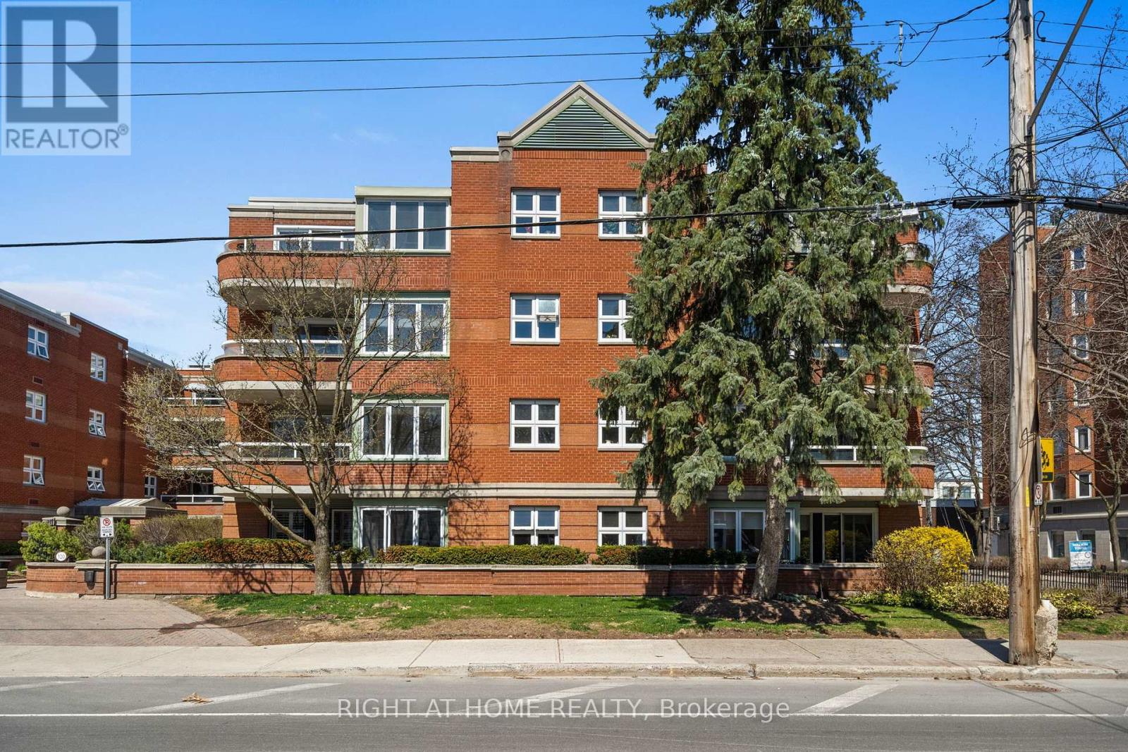 301 - 320 CRICHTON STREET N