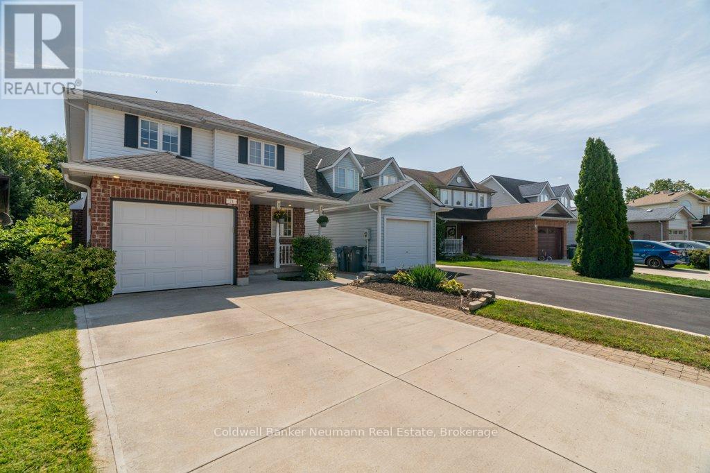 71 WAXWING CRESCENT