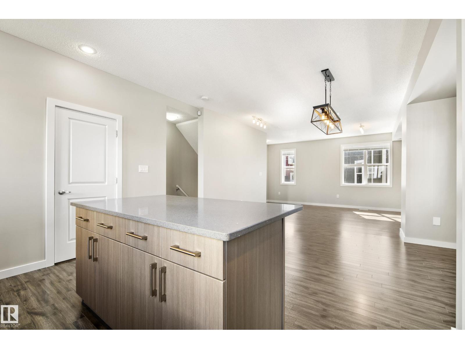 #82 2803 James Mowatt Trail SW