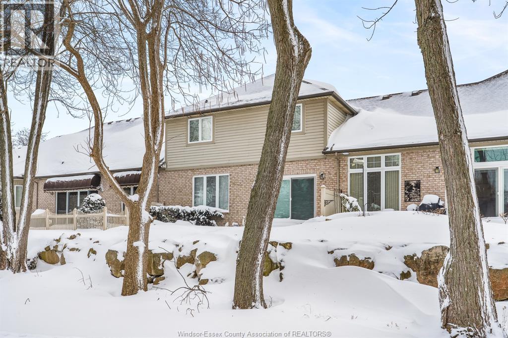 12 LAKESIDE CRESCENT