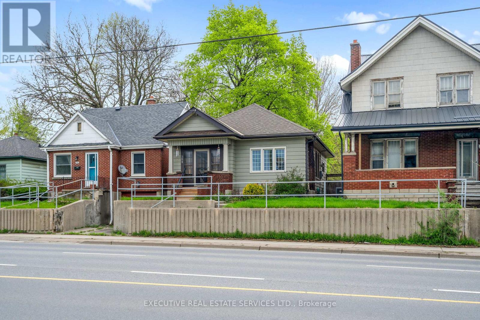 594 HIGHBURY AVENUE
