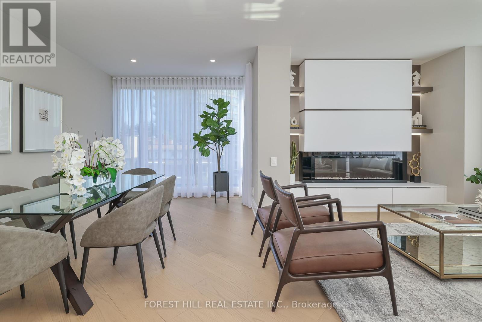 301 - 342 SPADINA ROAD