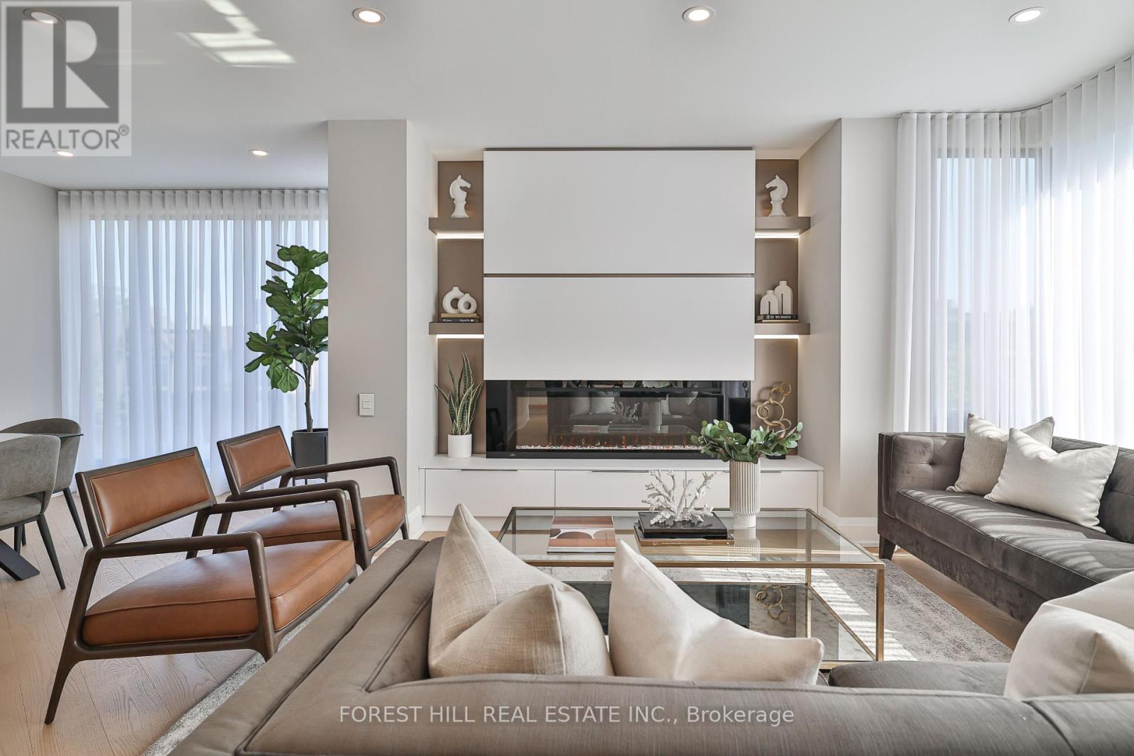 301 - 342 SPADINA ROAD