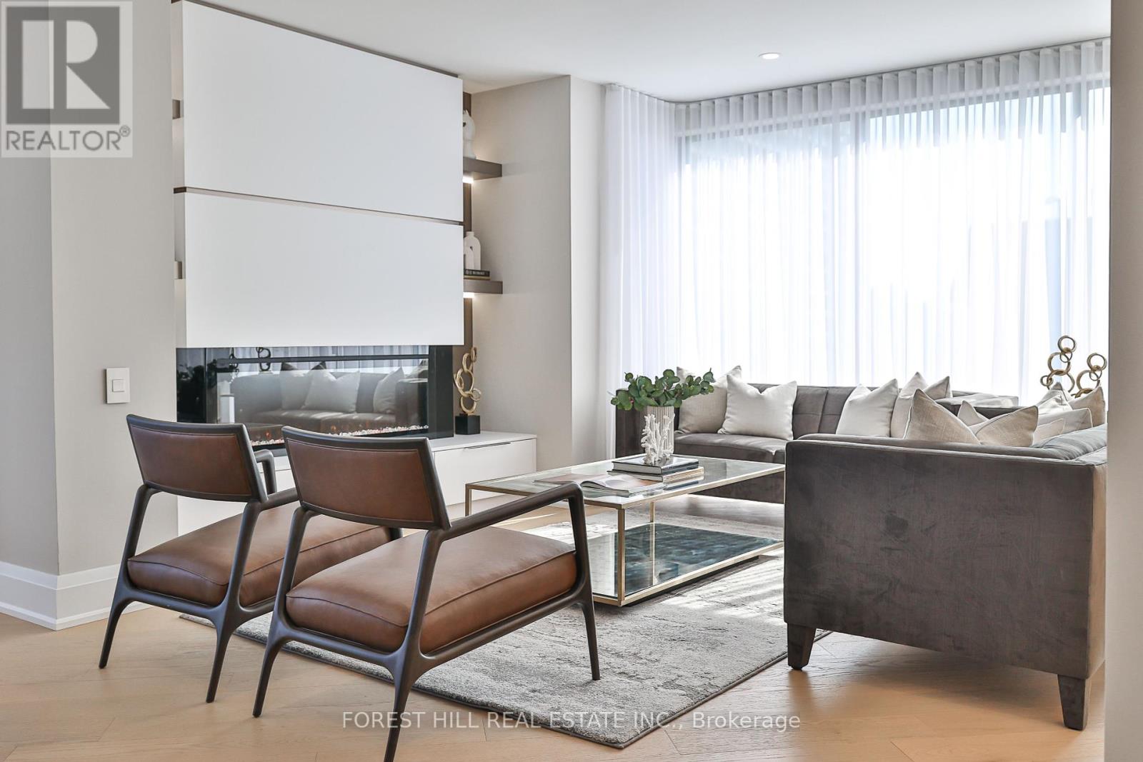 301 - 342 SPADINA ROAD