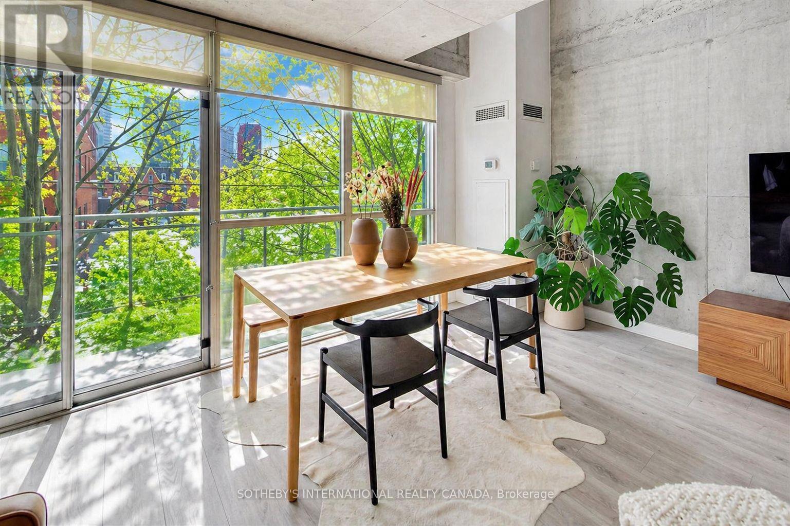 312 - 954 KING STREET W