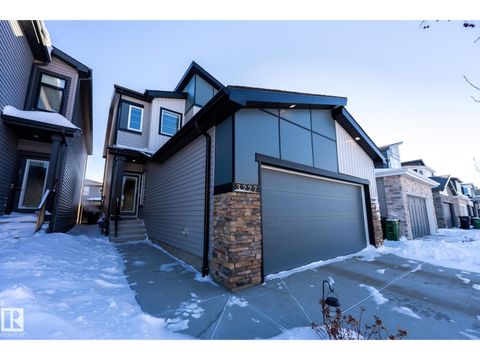 3227 KULAY WY SW Edmonton AB T6W5B5