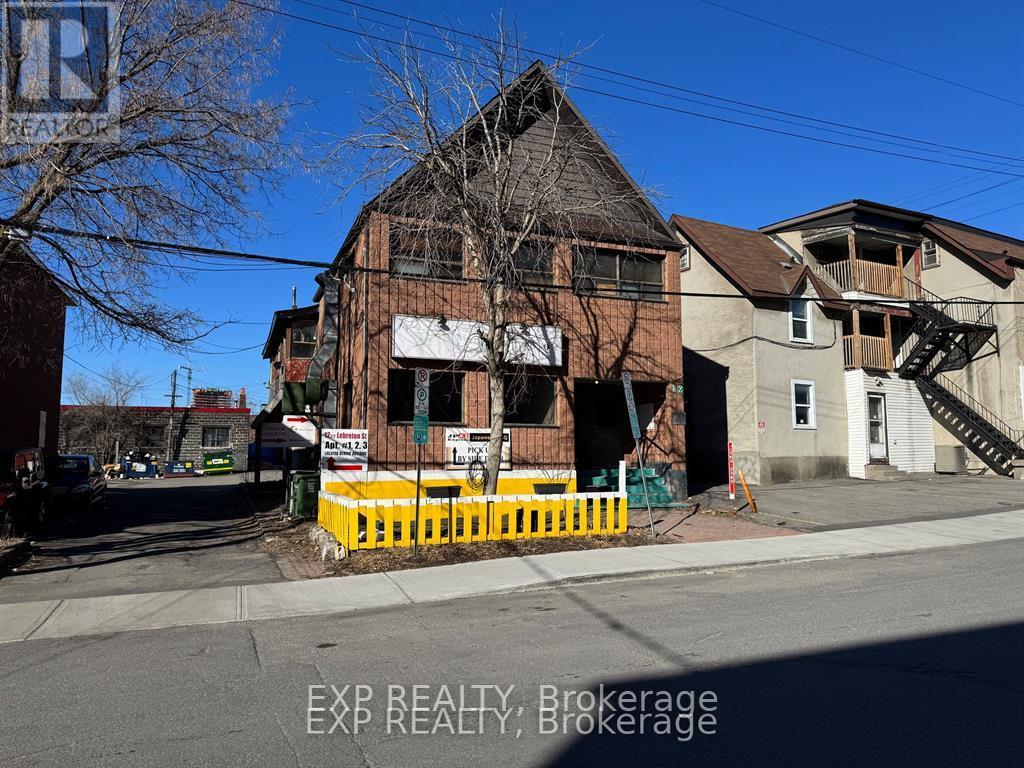 12 LEBRETON STREET N