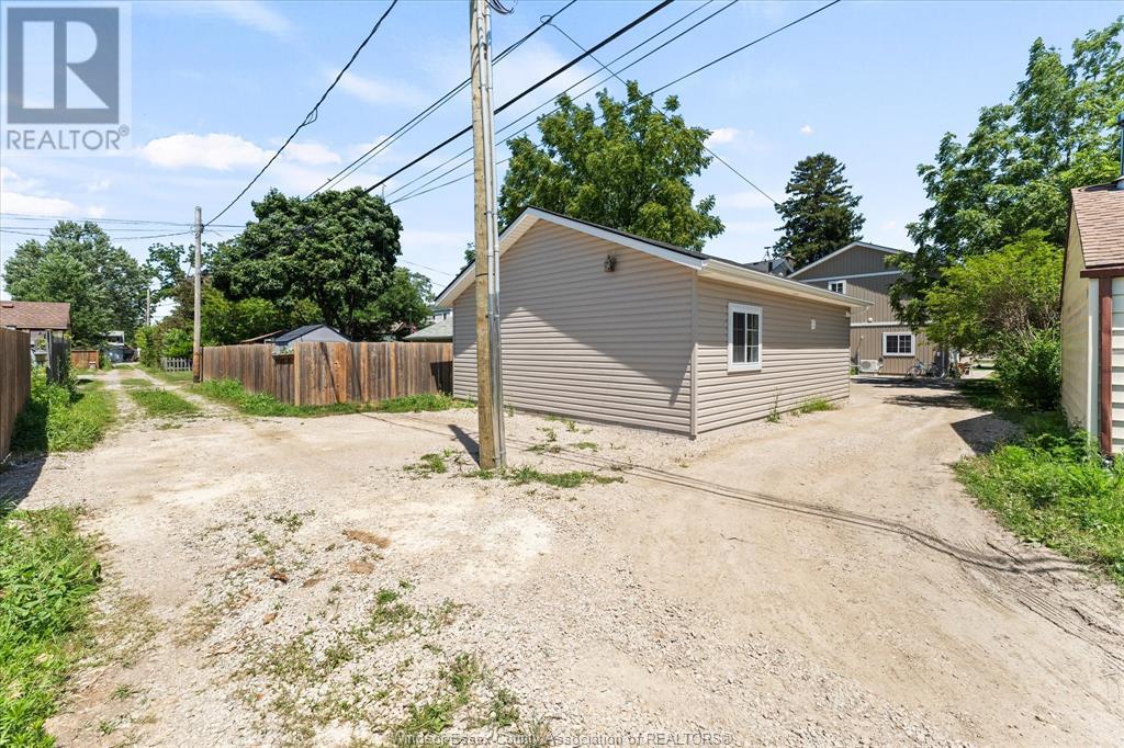 1329 ST. ANNE STREET