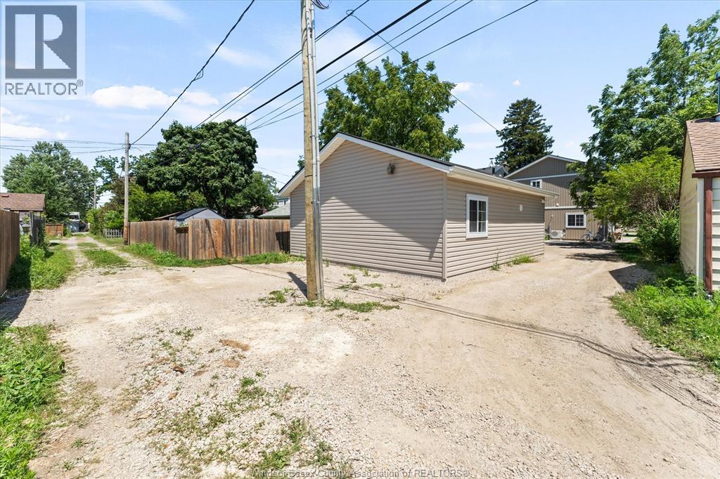 1329 ST. ANNE STREET