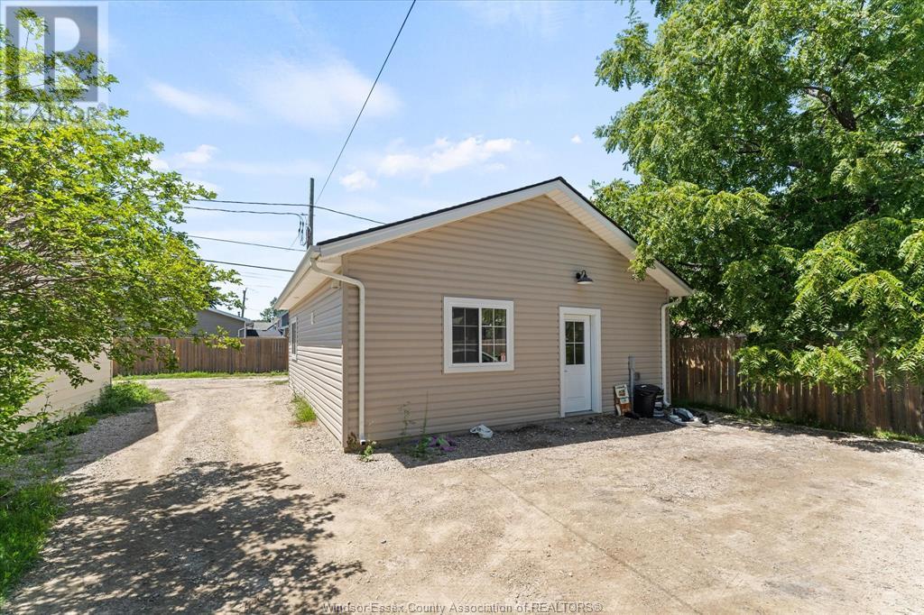 1329 ST. ANNE STREET