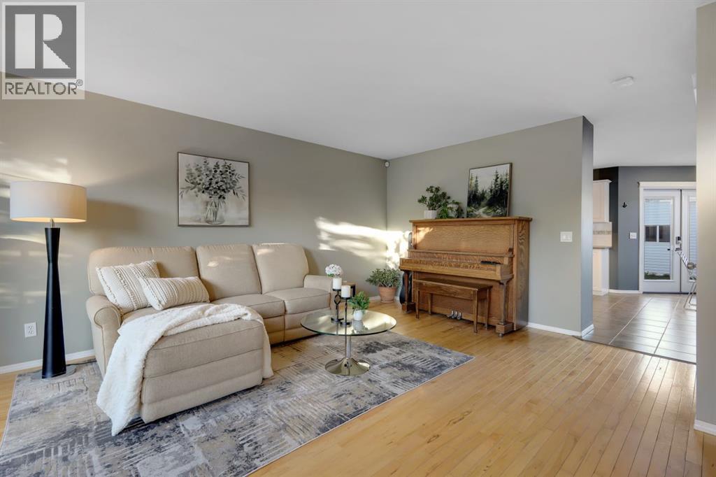 258 Coville Crescent NE