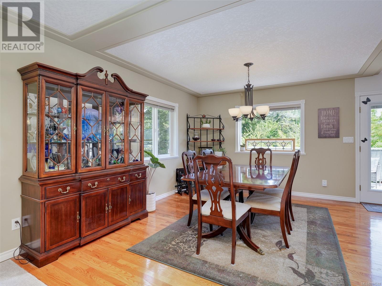 1935 Riverside Dr