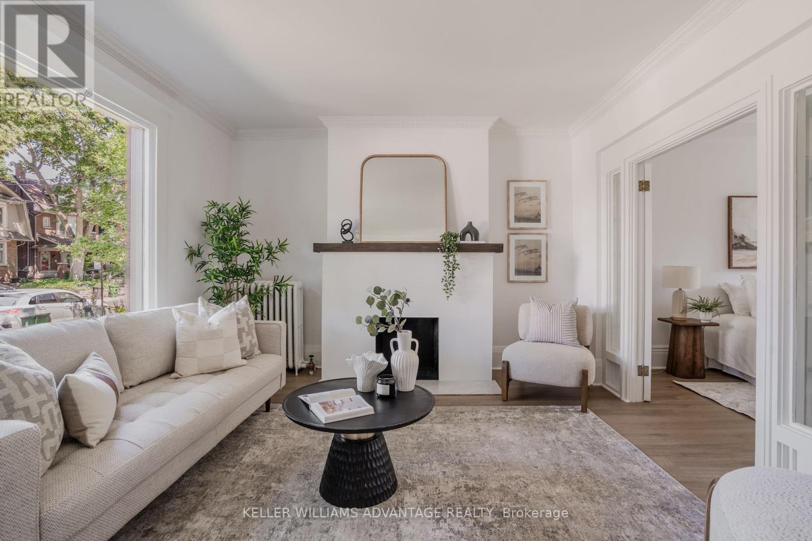 3 COLUMBINE AVENUE
