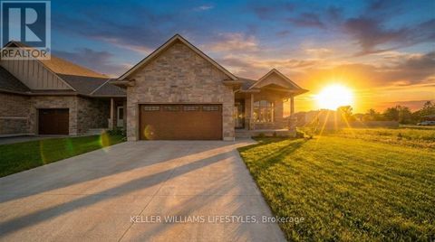 112 LENEVE STREET Lambton Shores (Forest) ON N0N1J0