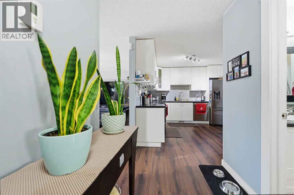 24 Huntstrom Road NE