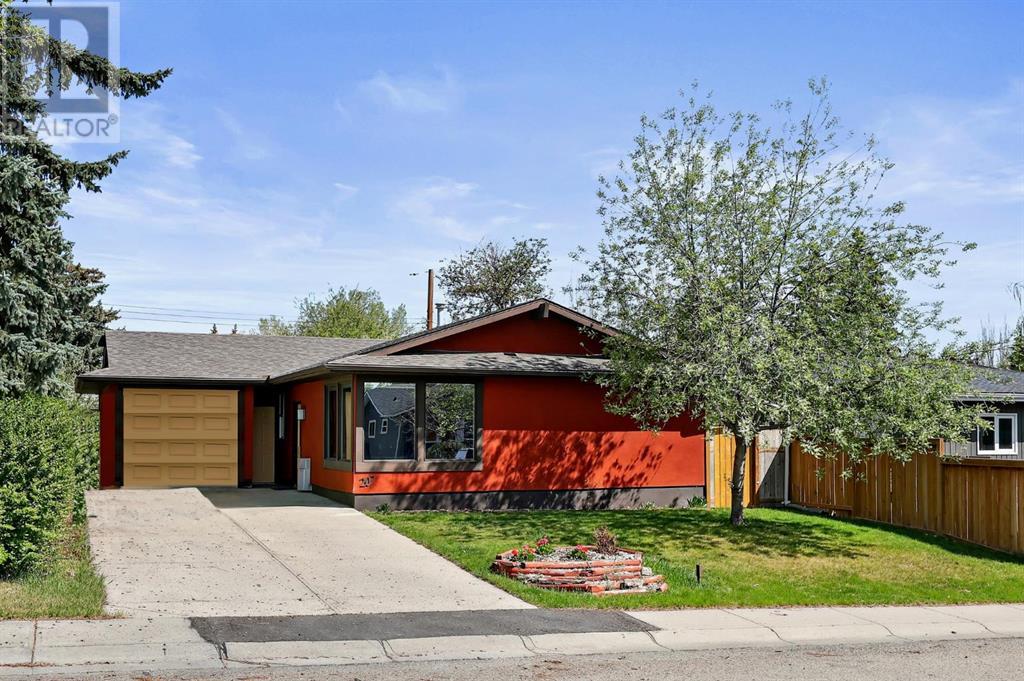 207 Lake Ontario Place SE
