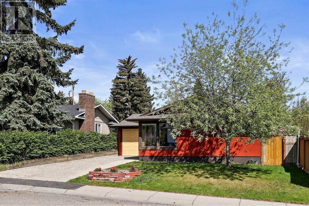 207 Lake Ontario Place SE