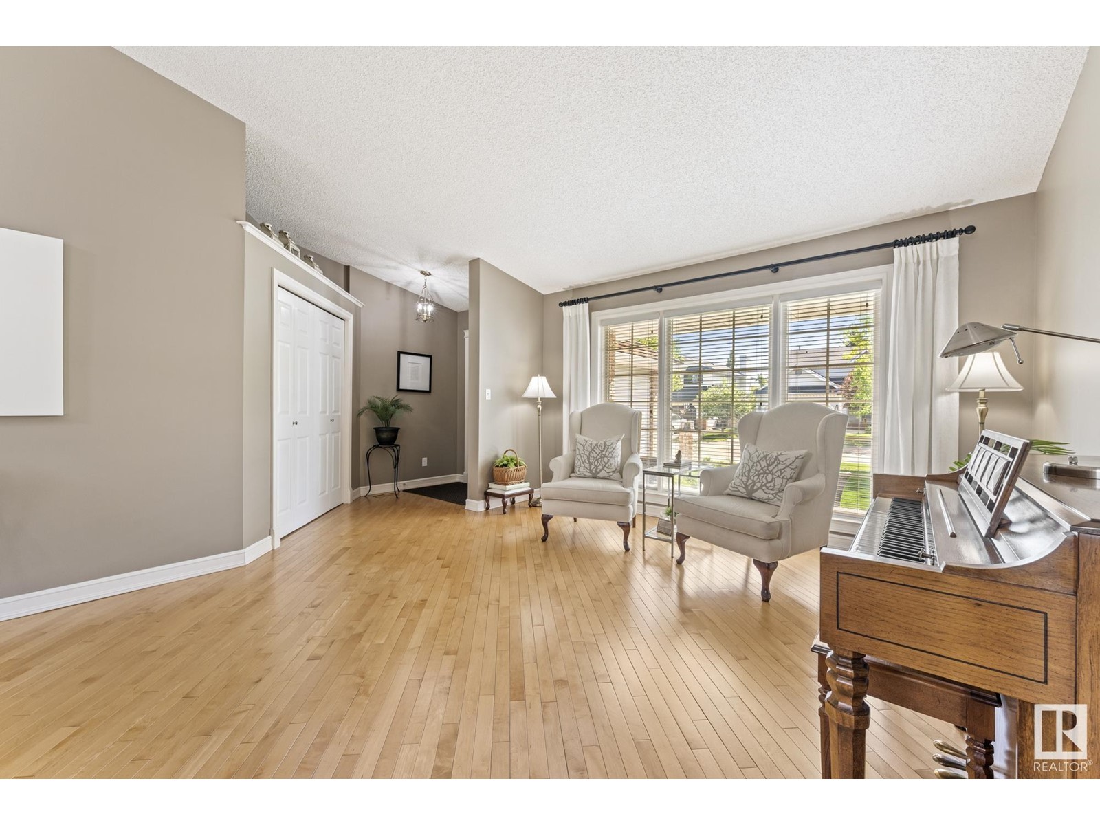 54 RIDGEMONT CR