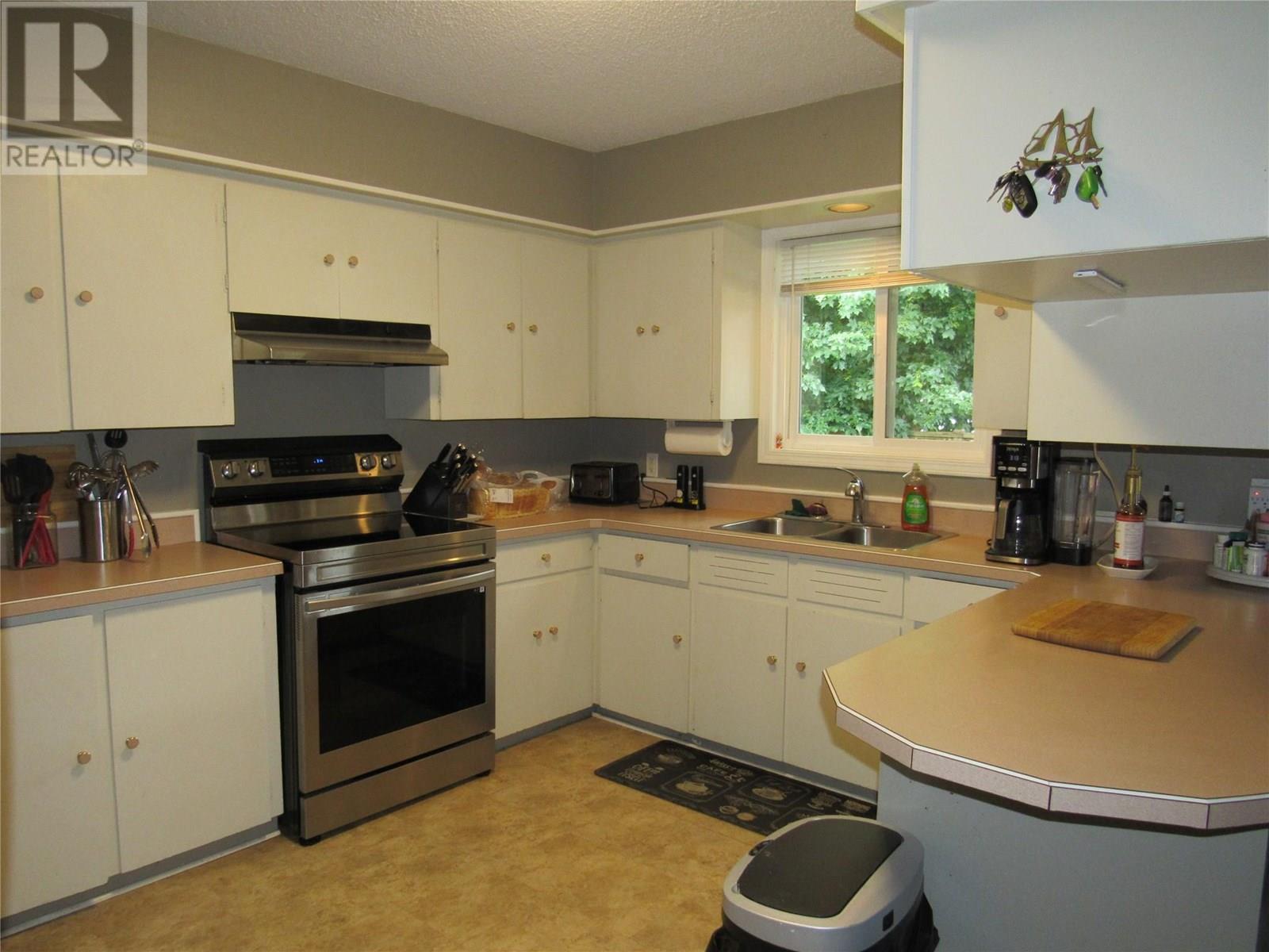 1755 COLUMBIA GARDENS Road