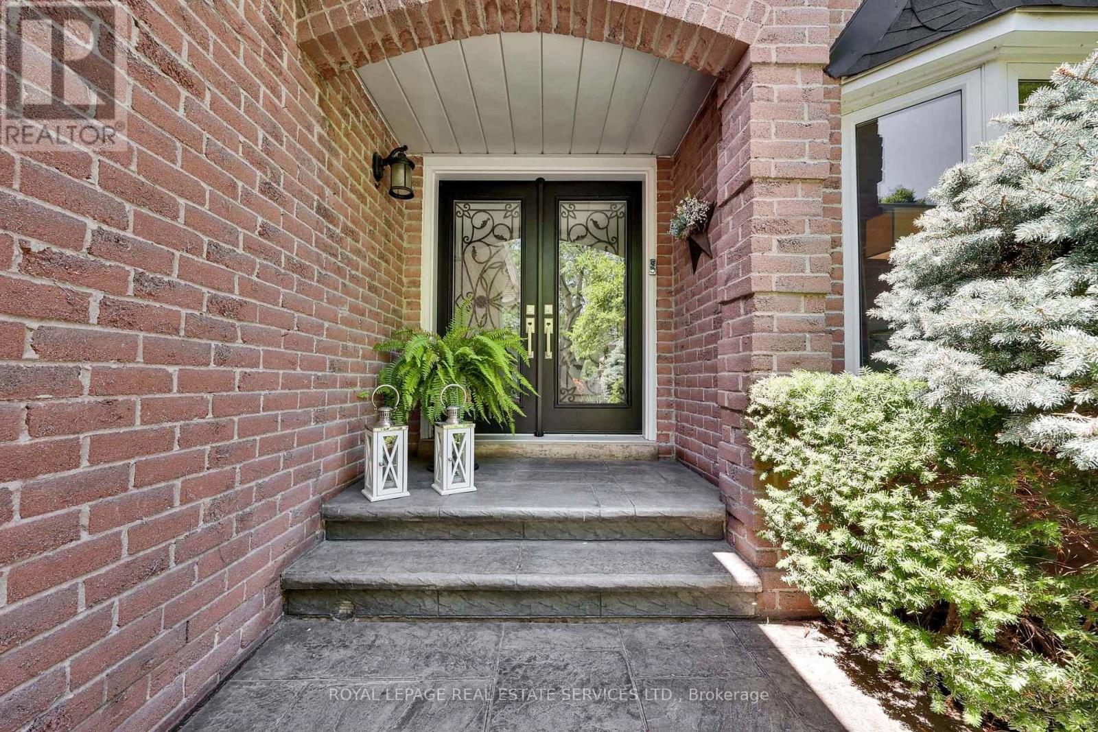 1311 FIELDCREST LANE
