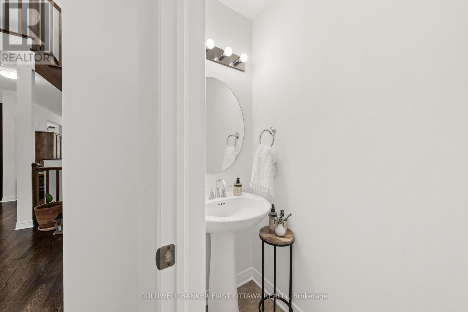 220 DAVE SMITH CRESCENT