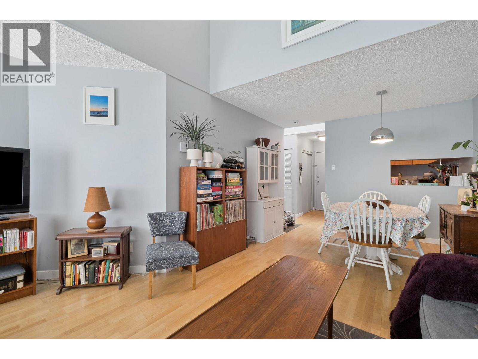 407 1345 COMOX STREET