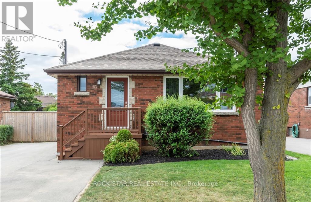 Photo 1 of 29 — 292 SOUTH BEND ROAD E, Hamilton (Hill Park), ON L9A2C5