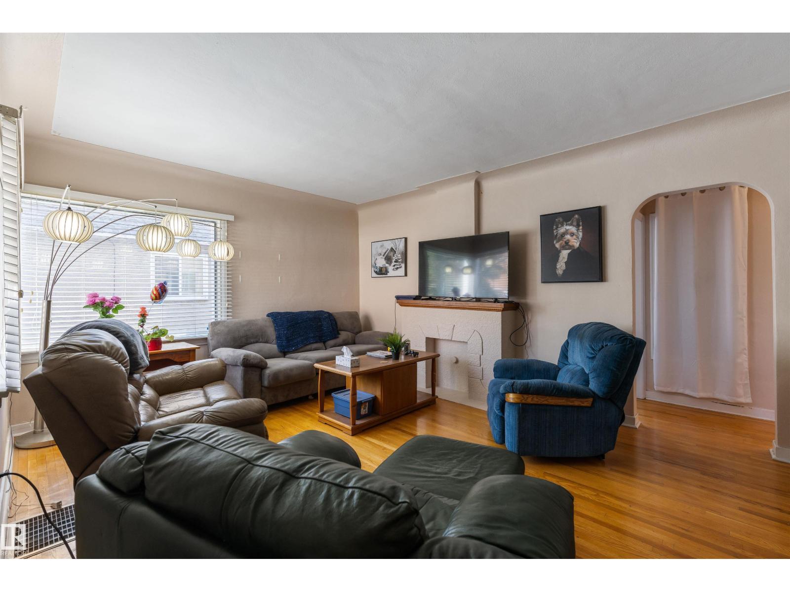 10838 110 ST NW