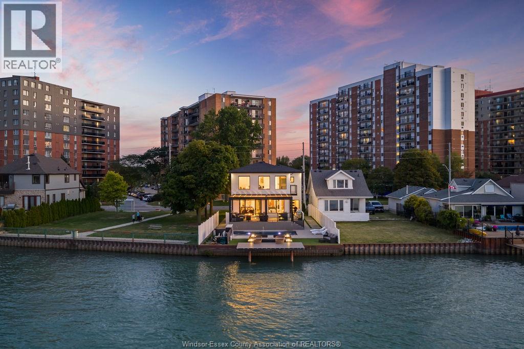 8720 RIVERSIDE DRIVE East