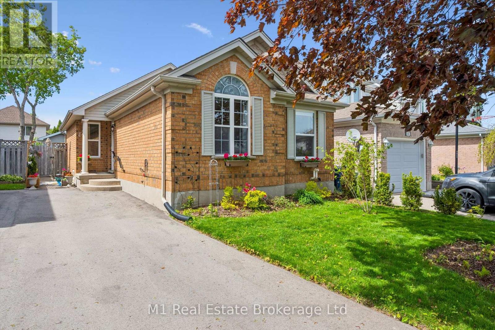 82 STARVIEW CRESCENT