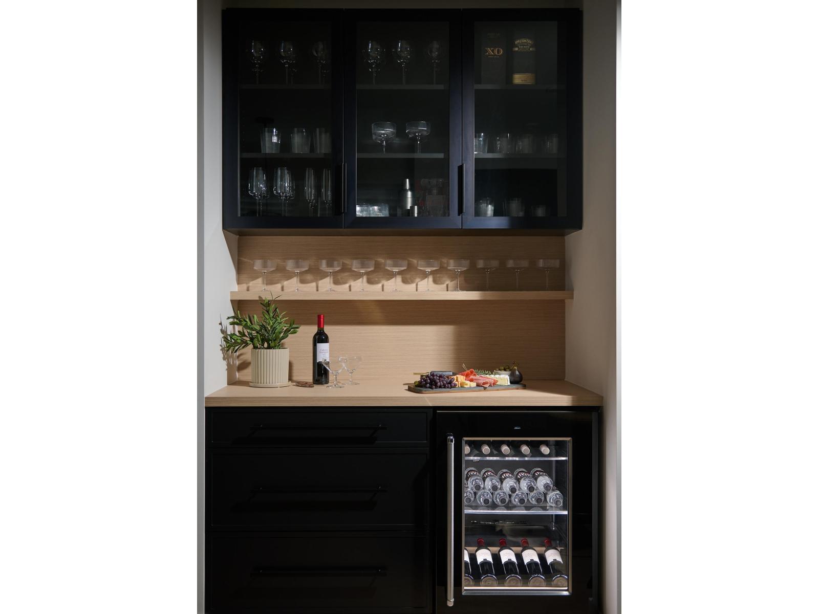 78 2886 MONTROSE AVENUE