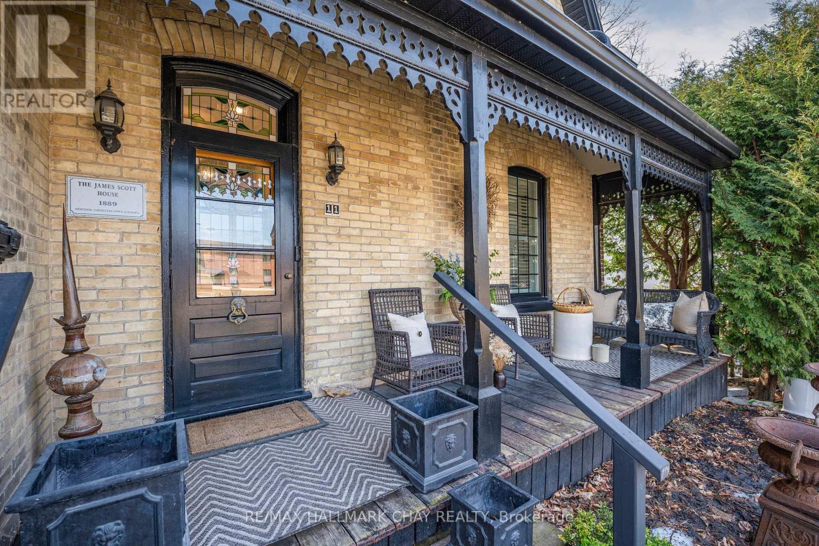11 CATHERINE AVENUE