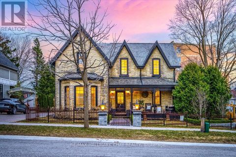11 CATHERINE AVENUE Aurora (Aurora Village) ON L4G1K4