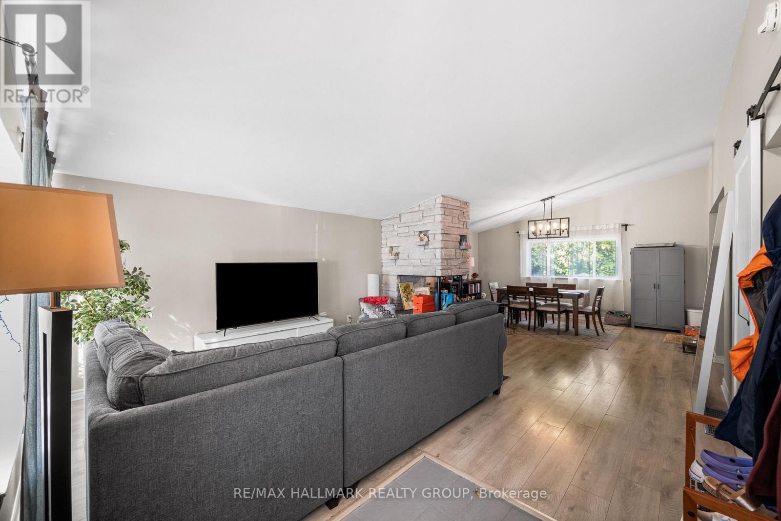 1305 DORCHESTER AVENUE