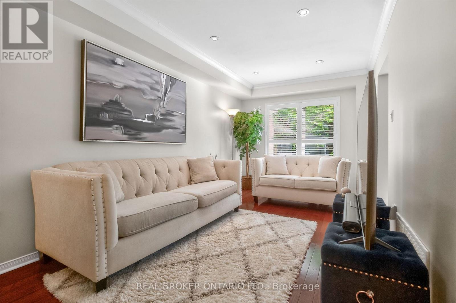 102 - 86 JOYMAR DRIVE