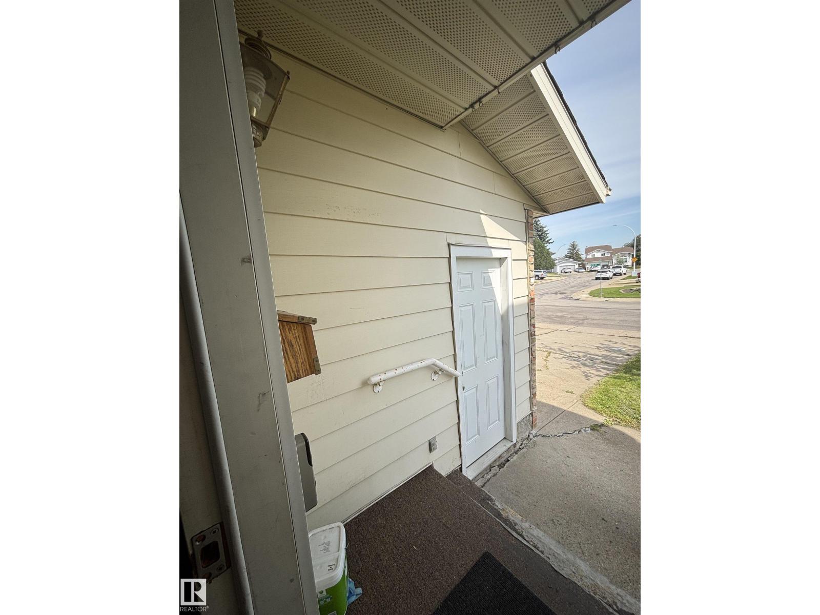 9223 172 AV NW