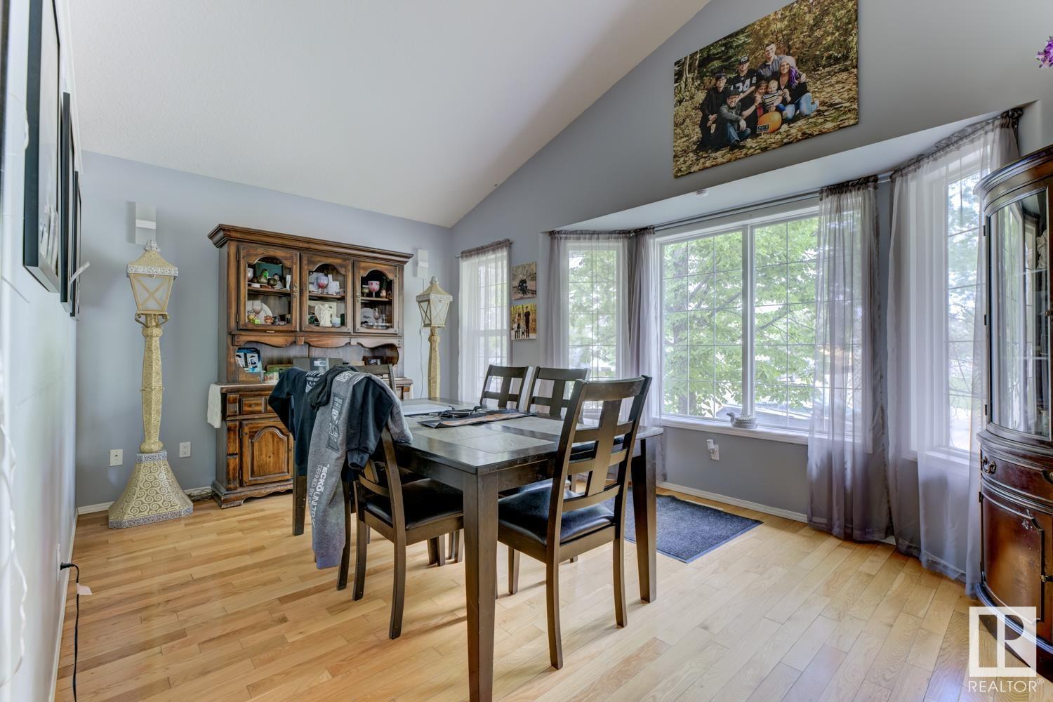 668 Glenwright CR NW