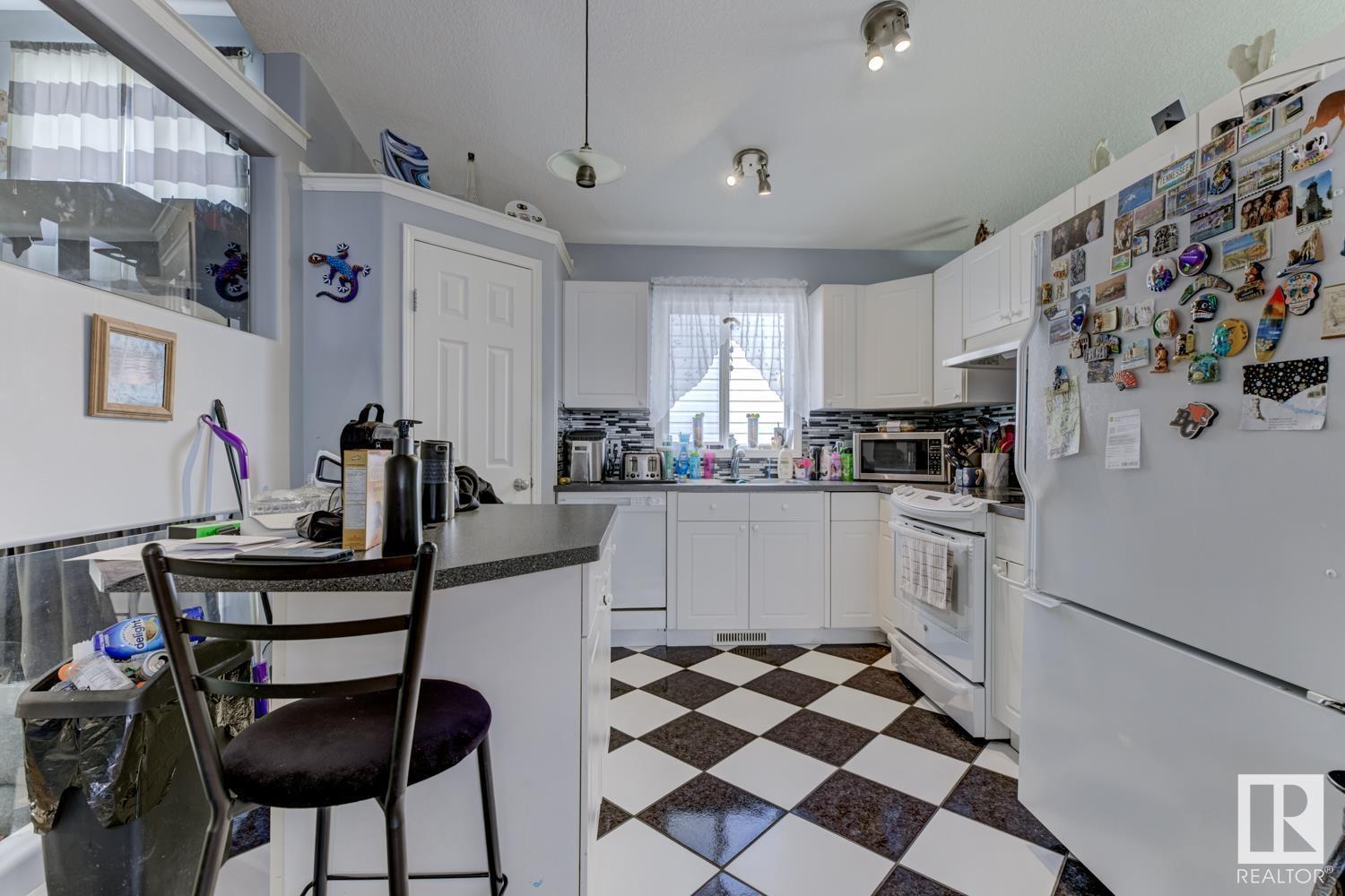 668 Glenwright CR NW
